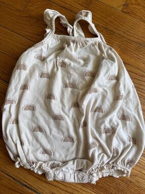 Rylee + Cru sunshine rainbow neutral baby girl summer romper bubble size 12-18 m